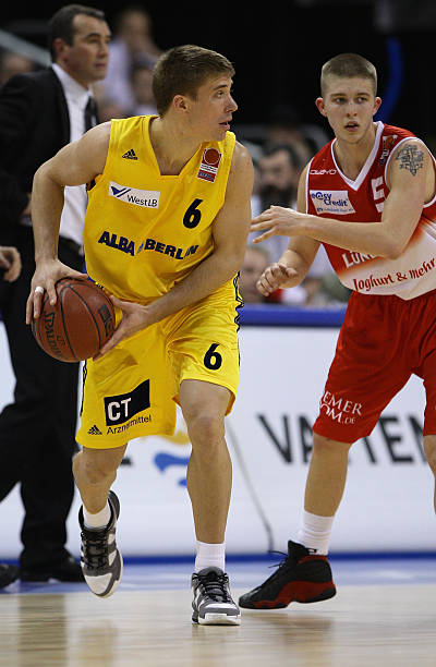 与此同时 与此同时